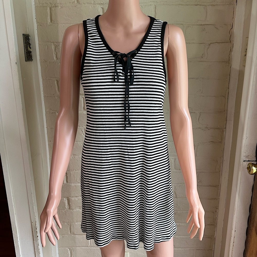 Monteau size medium black and white striped lace up basic dress